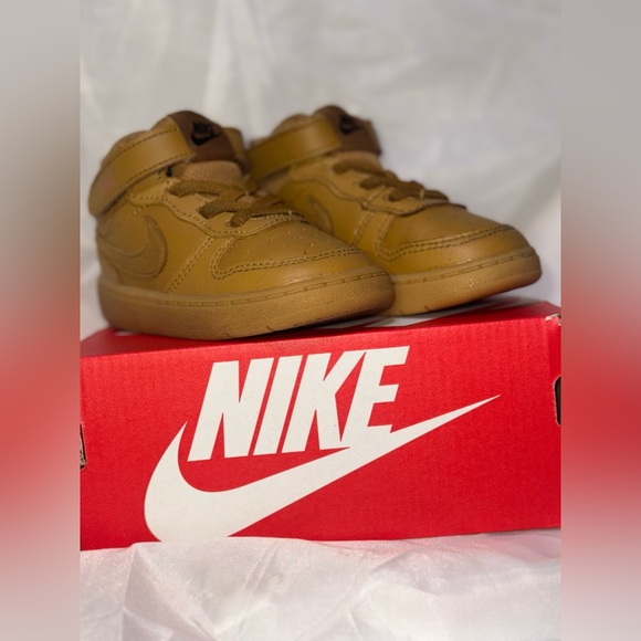 Nike shoes for toddler - tan (no box) - Picture 9 of 10